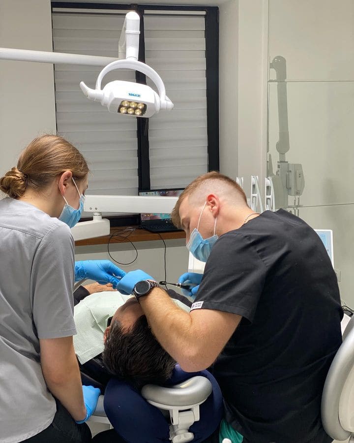працюємо незважаючи ні на що, Працюємо, незважаючи ні на що, «Амарант»  Клініка естетичної стоматології Dr.Alexey_Kukharevich